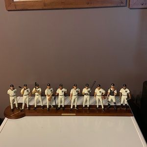 The 1999 New York Yankees figurines collectors piece